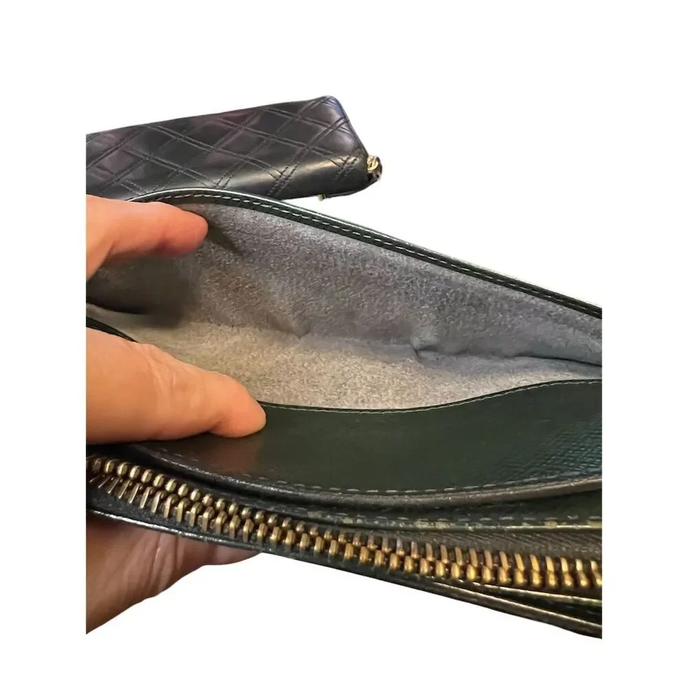 Louis Vuitton Taiga Baikal Green Leather Wristlet/Clutch Unisex